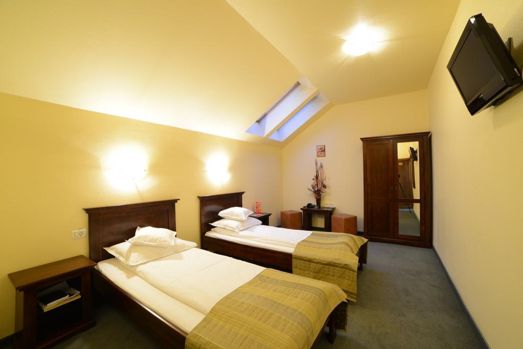 Hotel Lucy Star Cluj-Napoca Room photo